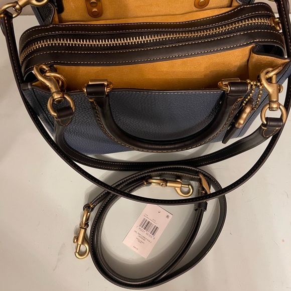 Coach leather Rogue medium like New purse - Picture 2 of 16